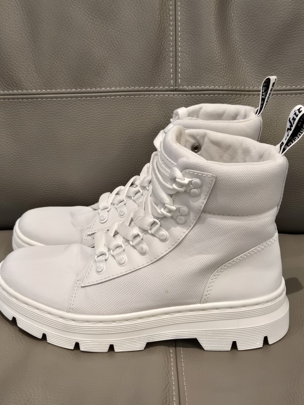 Dr. Martens Women's Size 7 US L Combs W Tech White Combat Lace Up Boots AW004